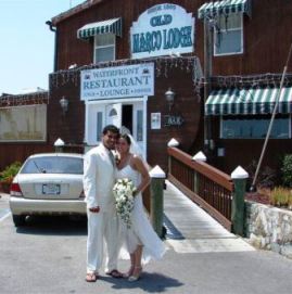 Wedding Couple in front of Old Marco Lodge